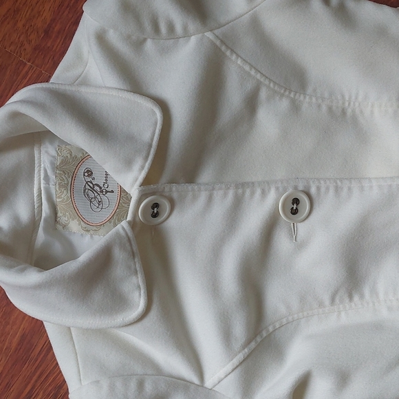 White coat - Picture 2 of 5